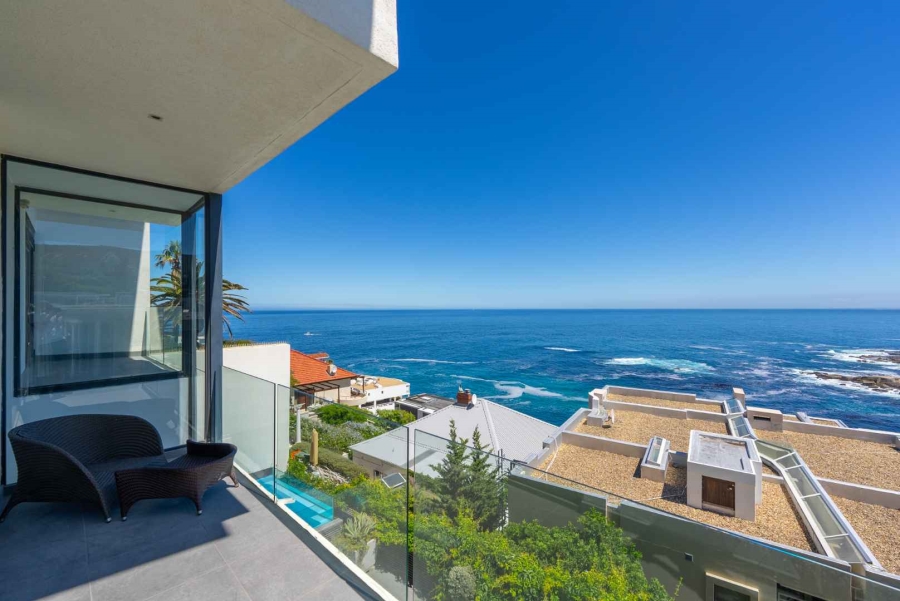 To Let 2 Bedroom Property for Rent in Bantry Bay Western Cape